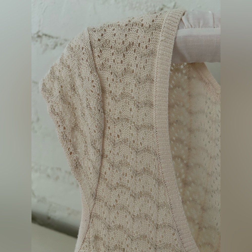 American Eagle Sweater Dress with Gold Glitter Detailing 
Size: Extra Small
NWOT - Picture 4 of 10